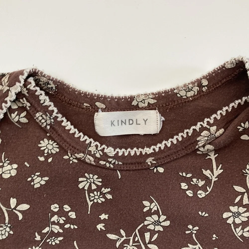 Kindly set in size 12 months - Picture 6 of 6
